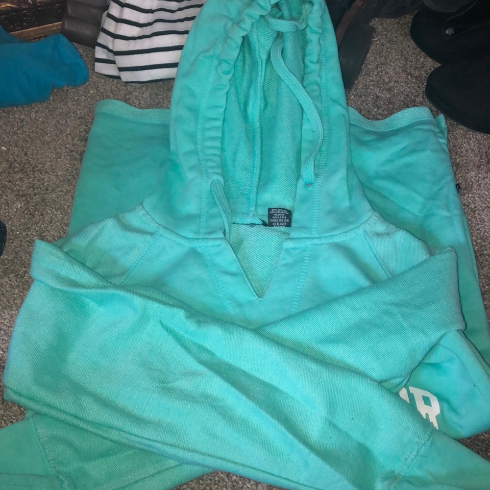 Hoddie - Picture 2 of 3